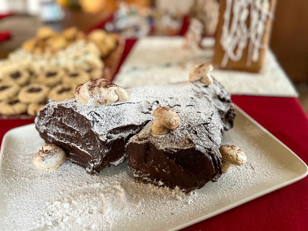 Bûche de Noël (Christmas Yule Log)