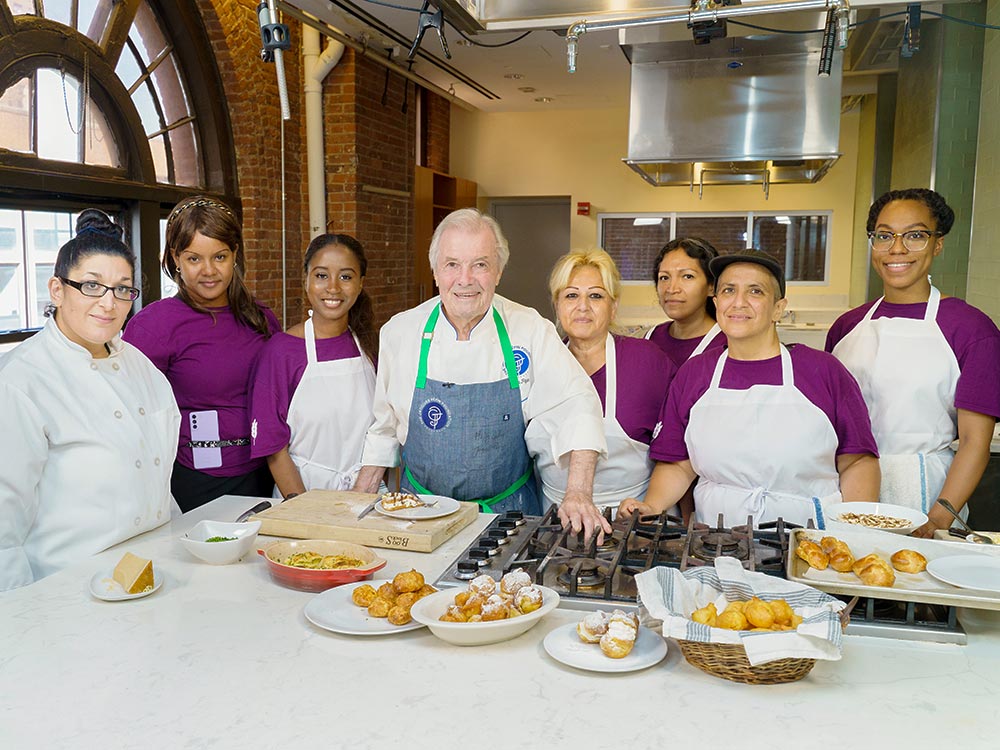 Jacques Pépin with culinary students